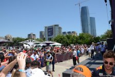 Bakıda "F1 Village" zonasında "Formula 1" pilotlarının avtoqraf-sessiyası FOTOLARDA