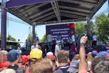 Bakıda "F1 Village" zonasında "Formula 1" pilotlarının avtoqraf-sessiyası FOTOLARDA