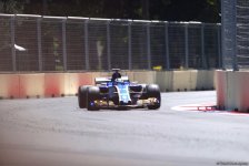 Formula 1 pilotlarının sonuncü sərbəst yürüşü başladı (FOTO)