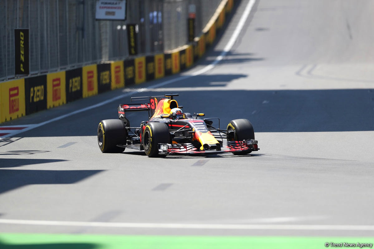 Formula 1-də pilotların üçüncü sərbəst yürüşü (FOTO)