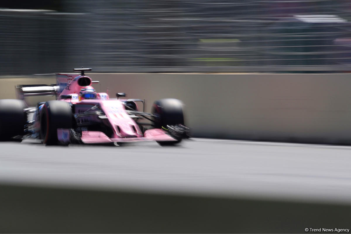 Formula 1 pilotlarının sonuncü sərbəst yürüşü başladı (FOTO)
