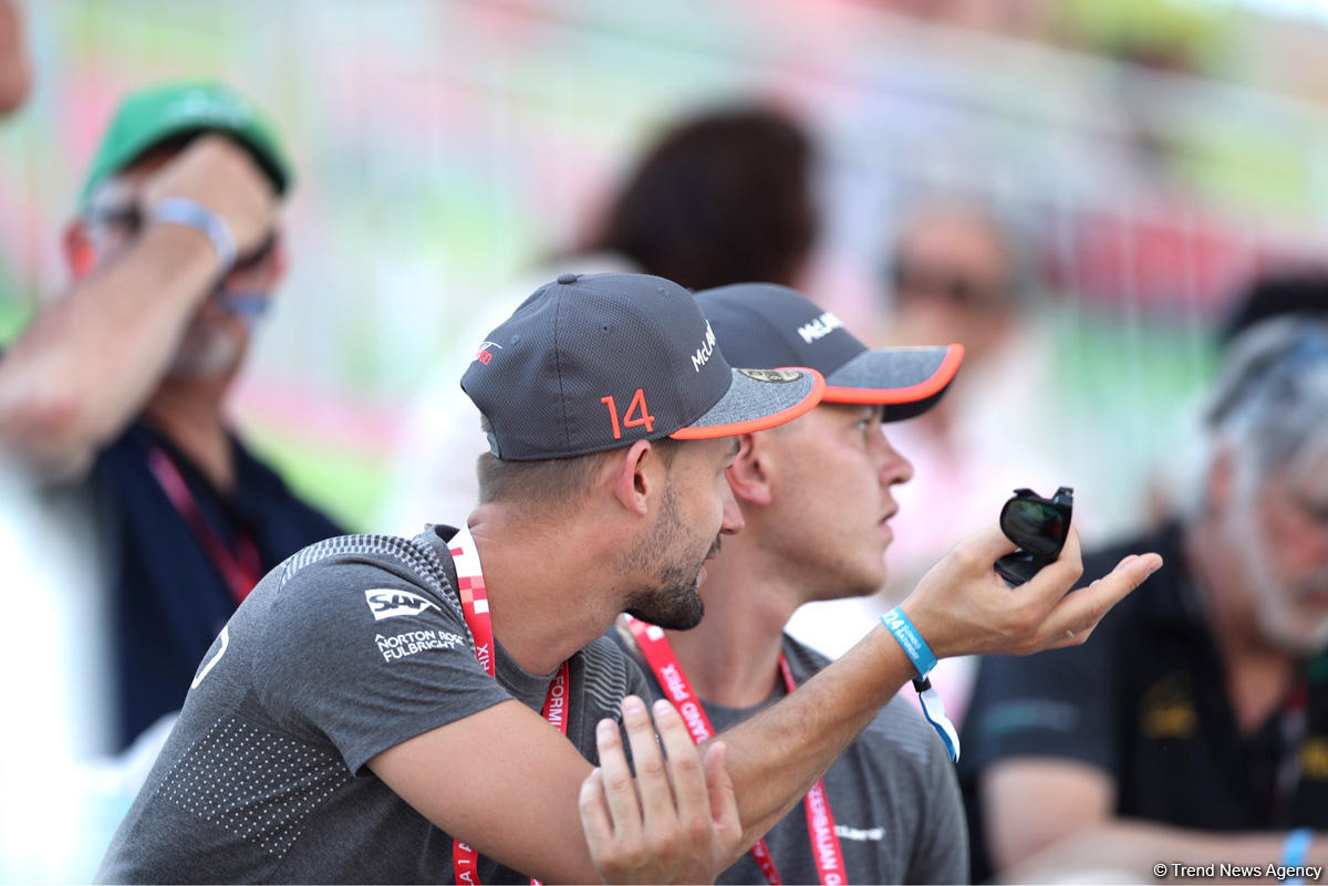 Formula 1 Azərbaycan Qran Prisinin azarkeşləri (FOTO)