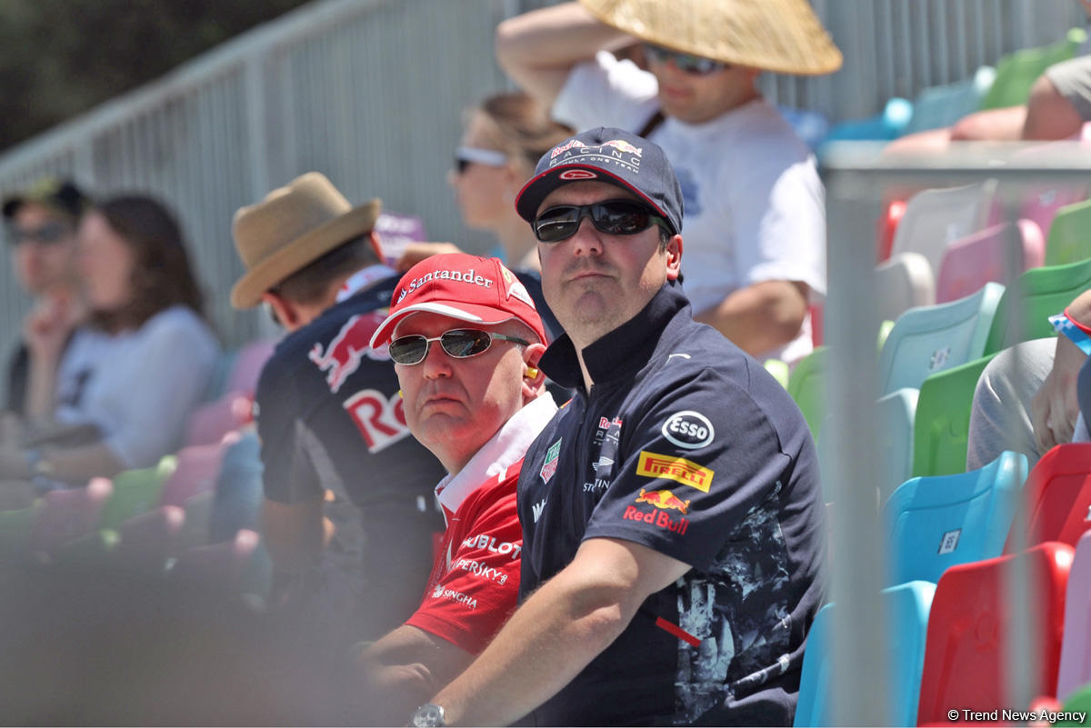 Formula 1 Azərbaycan Qran Prisinin azarkeşləri (FOTO)