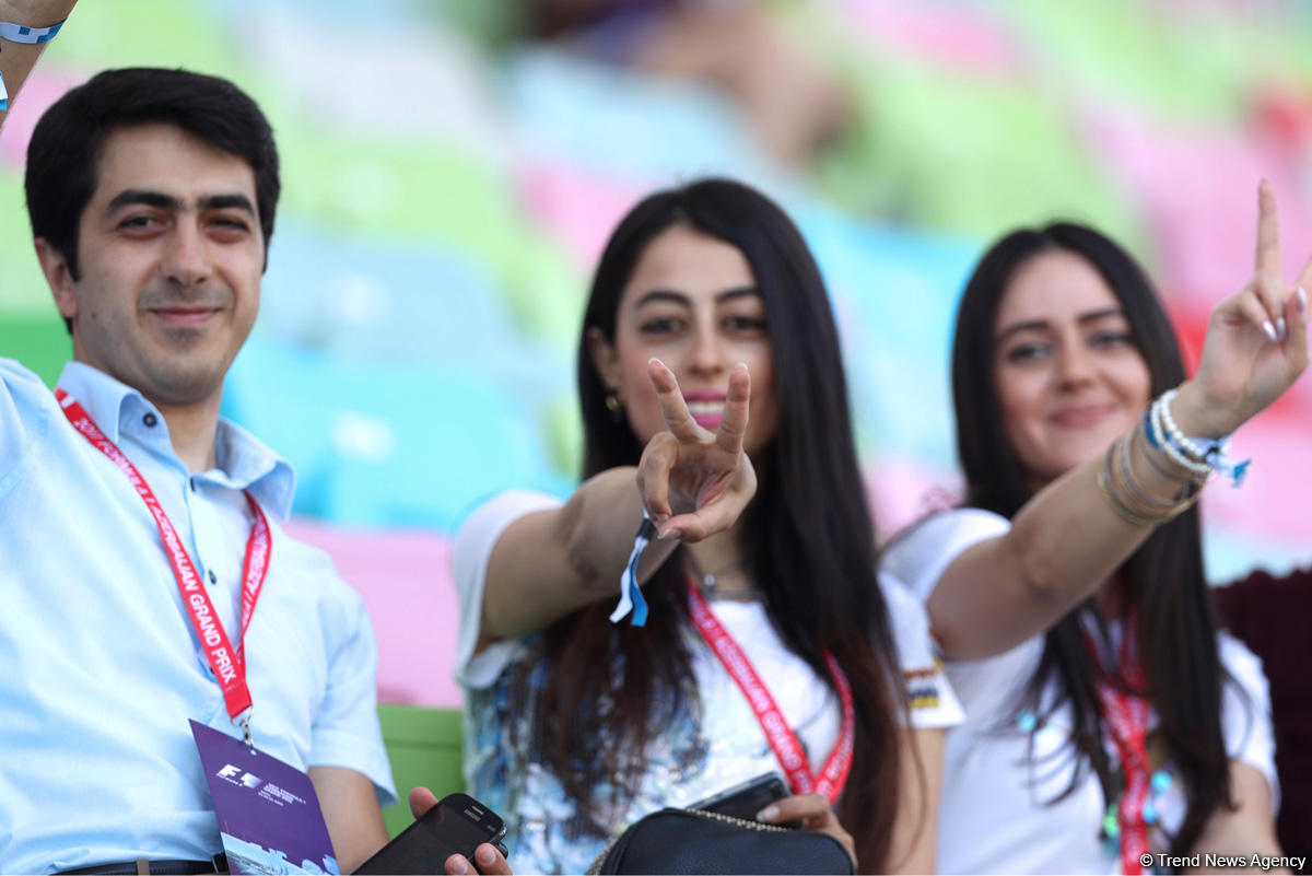 Formula 1 Azərbaycan Qran Prisinin azarkeşləri (FOTO)