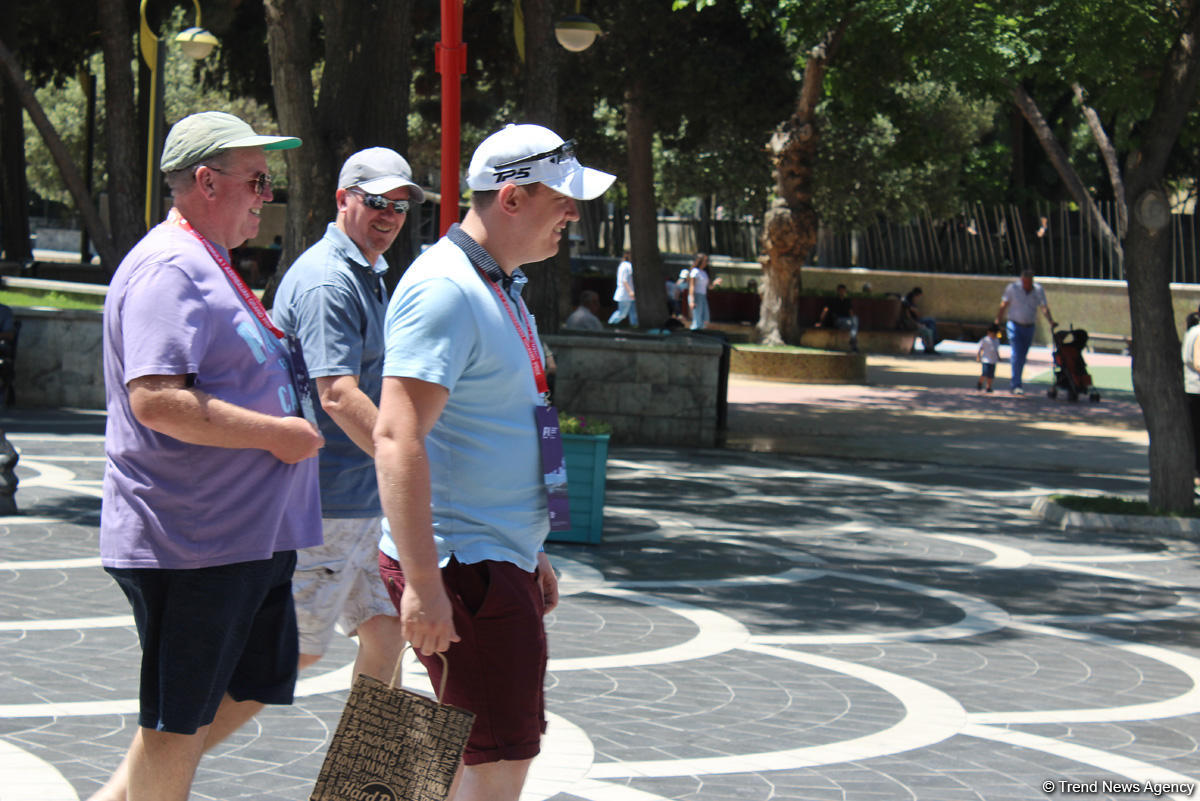 Formula 1 fanatları Bakının gəzməli yerlərini öyrənirlər (FOTO)