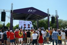 Bakıda "F1 Village" zonasında "Formula 1" pilotlarının avtoqraf-sessiyası FOTOLARDA