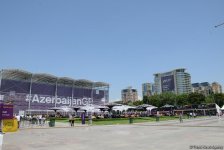 Bakıda "F1 Village" zonasında "Formula 1" pilotlarının avtoqraf-sessiyası FOTOLARDA