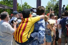 Bakıda "F1 Village" zonasında "Formula 1" pilotlarının avtoqraf-sessiyası FOTOLARDA