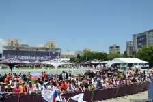 Bakıda "F1 Village" zonasında "Formula 1" pilotlarının avtoqraf-sessiyası FOTOLARDA