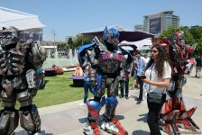 Bakıda "F1 Village" zonasında "Formula 1" pilotlarının avtoqraf-sessiyası FOTOLARDA