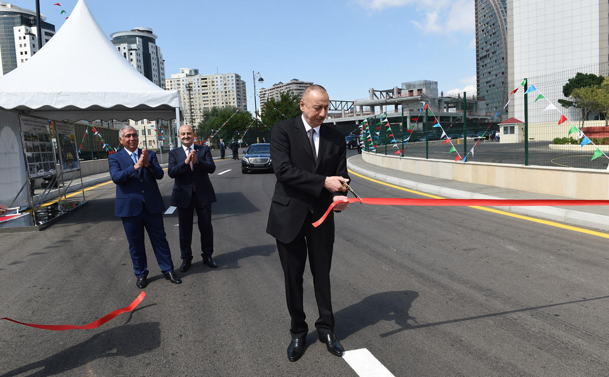 Prezident İlham Əliyev Bakıda yeni salınan yolun açılışında iştirak edib  (FOTO)