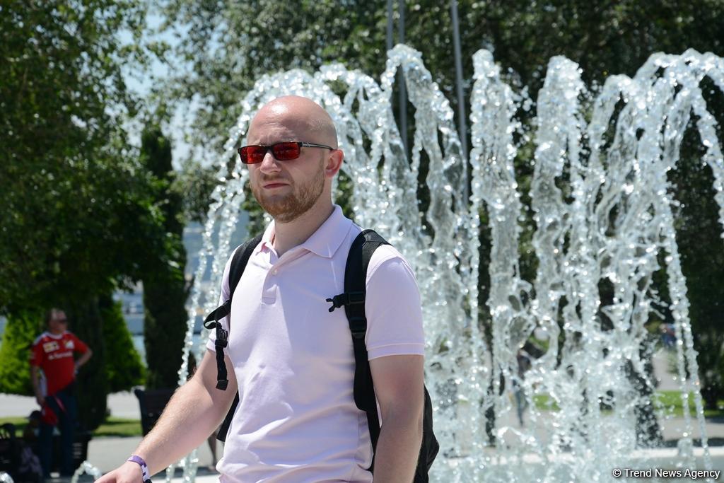 Bakıda "F1 Village" zonasında "Formula 1" pilotlarının avtoqraf-sessiyası FOTOLARDA