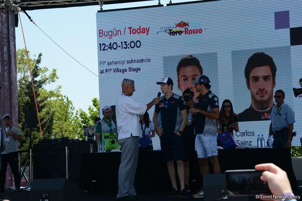 Bakıda "F1 Village" zonasında "Formula 1" pilotlarının avtoqraf-sessiyası FOTOLARDA