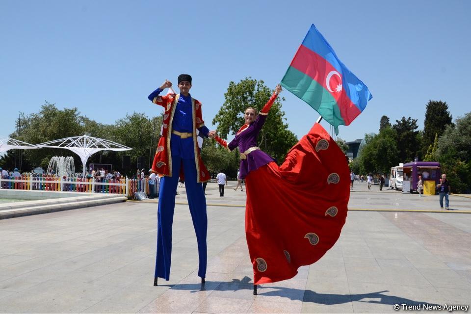 Bakıda "F1 Village" əyləncə zonasında FOTOSESSİYA