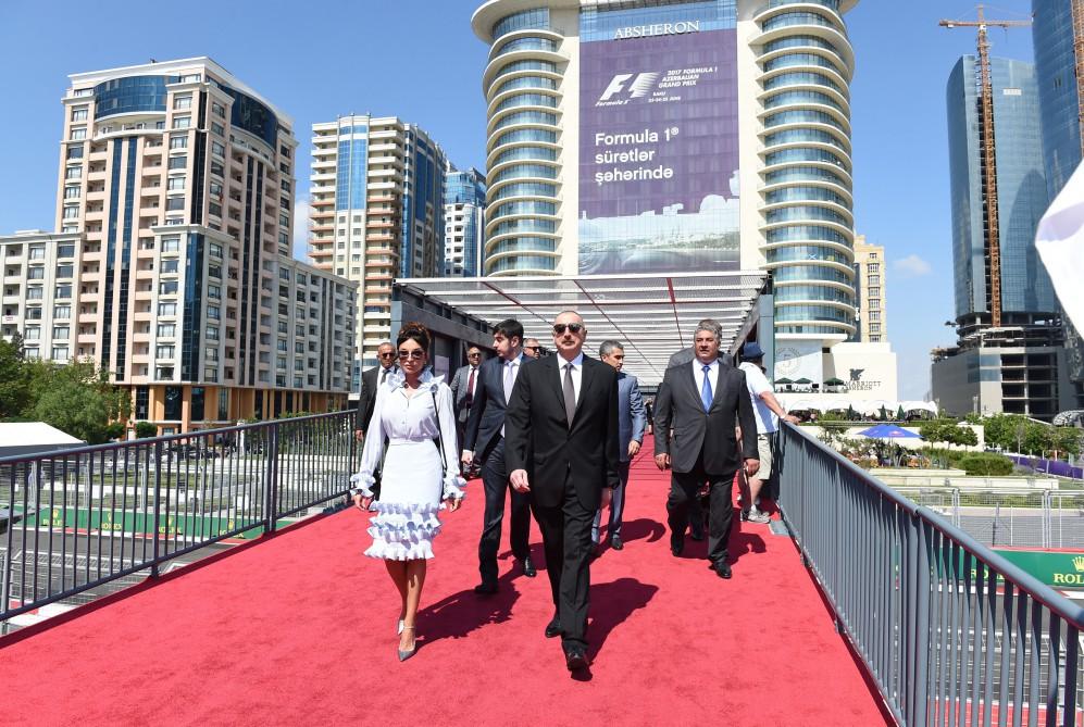 Prezident İlham Əliyev və xanımı Formula 1 Azərbaycan Qran Prisi çərçivəsində yarışları izləyiblər (FOTO)