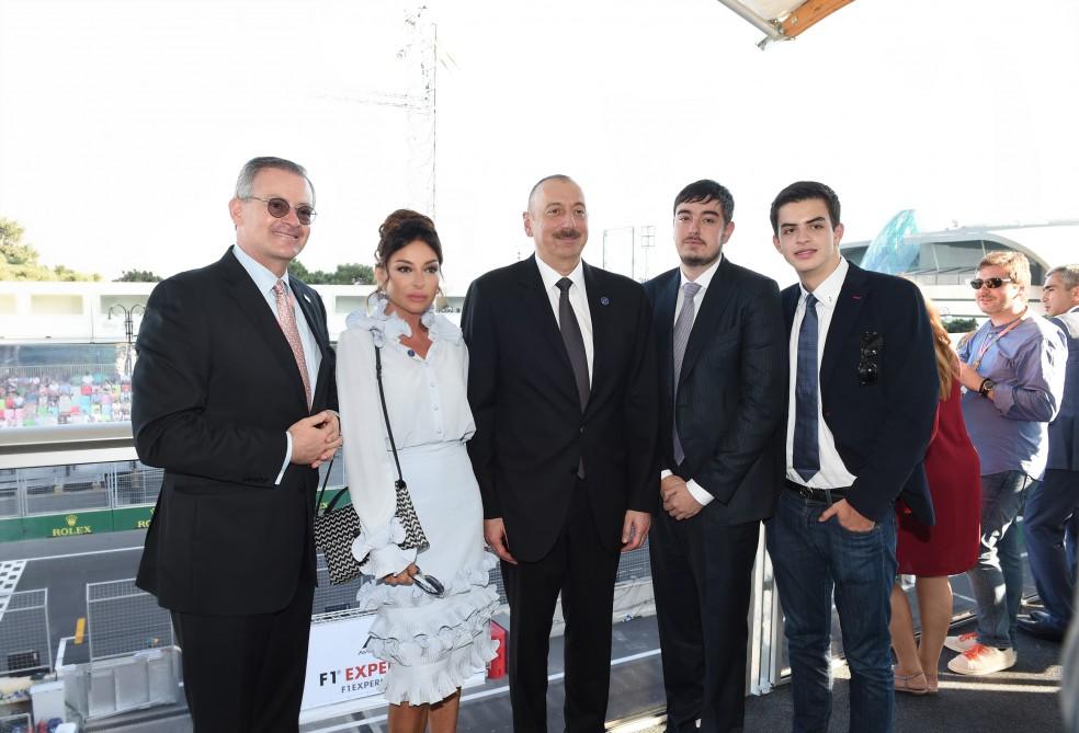 Prezident İlham Əliyev və xanımı Formula 1 Azərbaycan Qran Prisi çərçivəsində yarışları izləyiblər (FOTO)