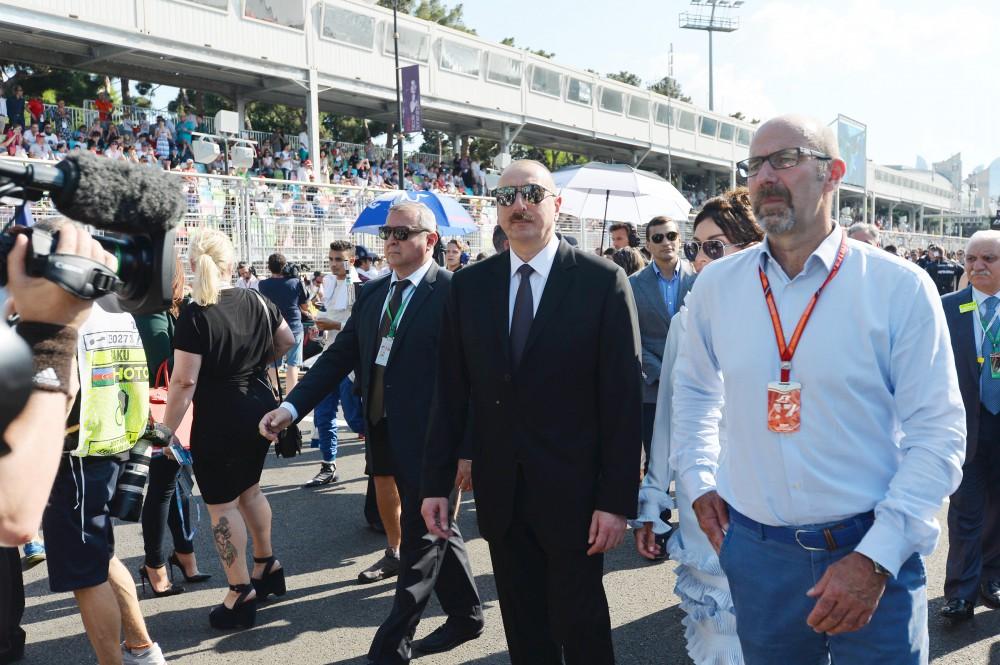 Prezident İlham Əliyev və xanımı Formula 1 Azərbaycan Qran Prisi çərçivəsində yarışları izləyiblər (FOTO)