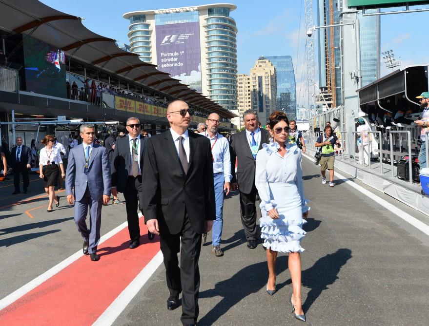 Prezident İlham Əliyev və xanımı Formula 1 Azərbaycan Qran Prisi çərçivəsində yarışları izləyiblər (FOTO)
