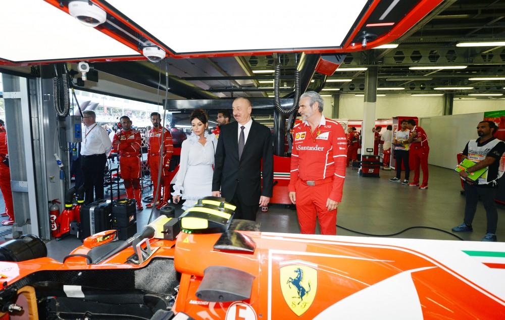 Prezident İlham Əliyev və xanımı Formula 1 Azərbaycan Qran Prisi çərçivəsində yarışları izləyiblər (FOTO)