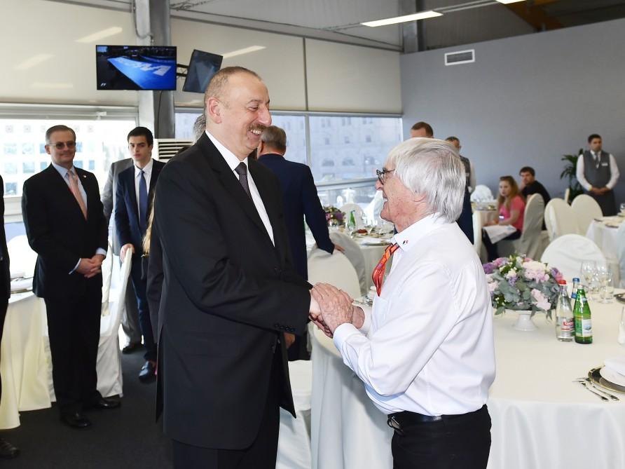 Prezident İlham Əliyev və xanımı Formula 1 Azərbaycan Qran Prisi çərçivəsində yarışları izləyiblər (FOTO)