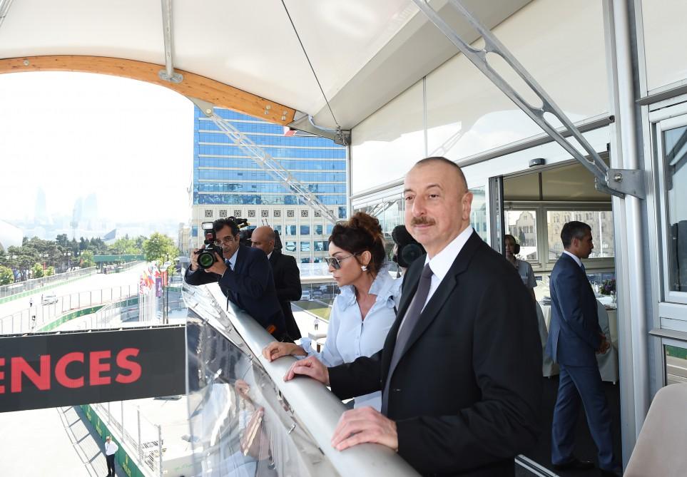 Prezident İlham Əliyev və xanımı Formula 1 Azərbaycan Qran Prisi çərçivəsində yarışları izləyiblər (FOTO)