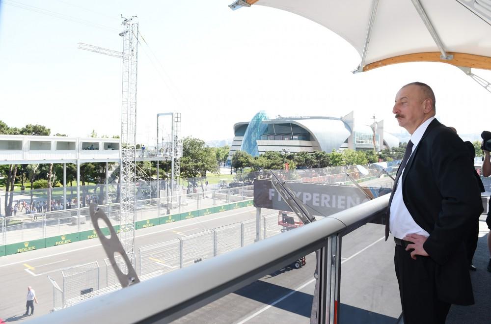 Prezident İlham Əliyev və xanımı Formula 1 Azərbaycan Qran Prisi çərçivəsində yarışları izləyiblər (FOTO)