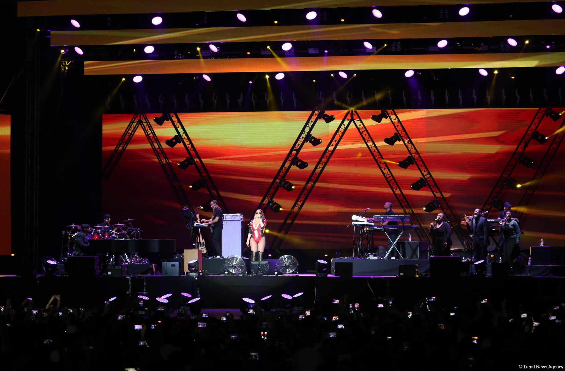 Meraya Keri Bakıda konsertlə çıxış edib FOTOSESSİYA
