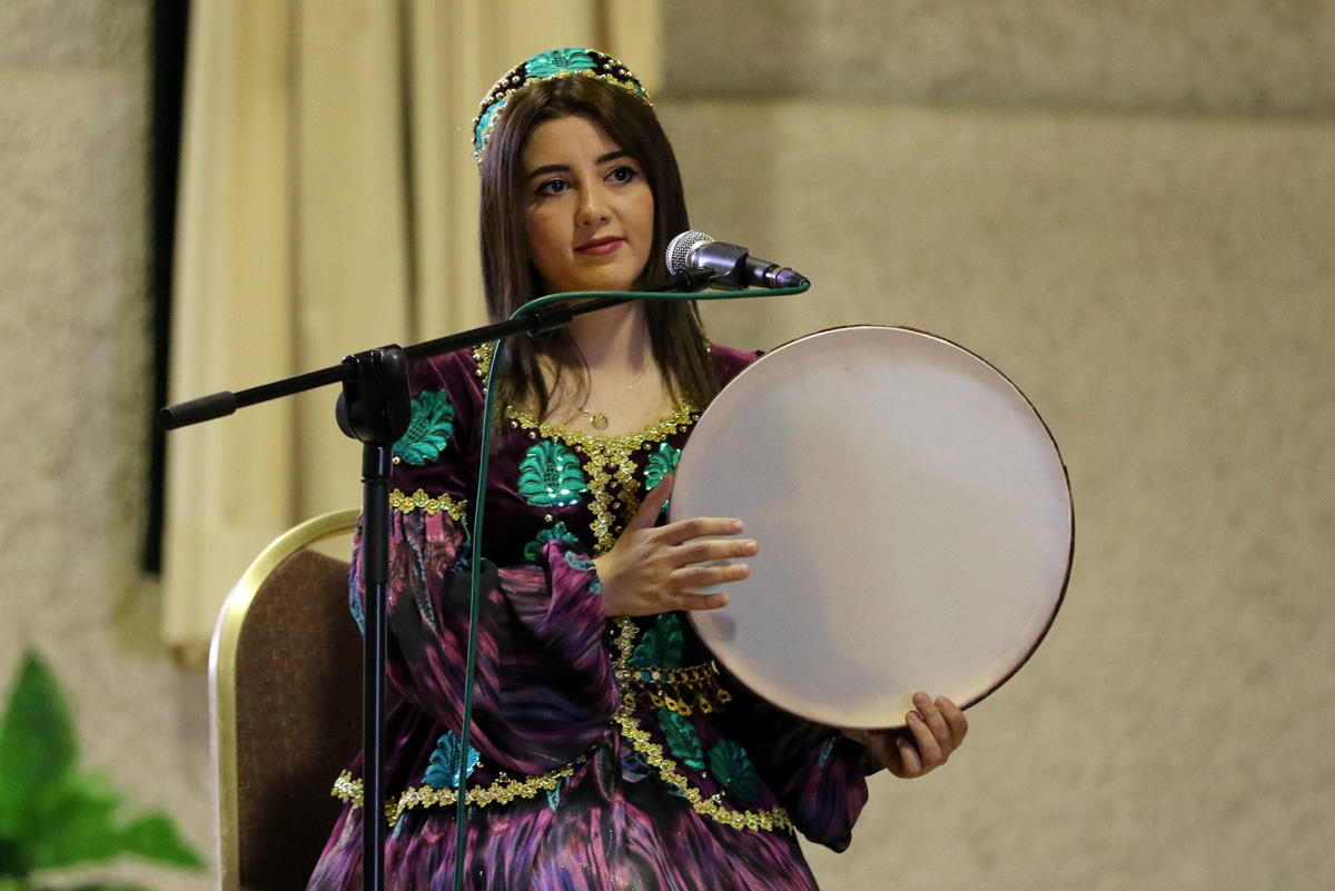 İsveçrədə muğam axşamı keçirilib (FOTO)
