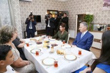 Birinci vitse-prezident Mehriban Əliyeva məcburi köçkün ailələrinə Masazırda yeni mənzillərin verilməsi mərasimində iştirak edib (FOTO) (YENİLƏNİB)