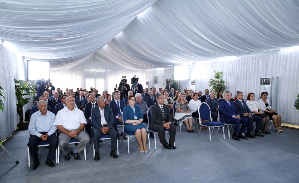 Birinci vitse-prezident Mehriban Əliyeva məcburi köçkün ailələrinə Masazırda yeni mənzillərin verilməsi mərasimində iştirak edib (FOTO) (YENİLƏNİB)
