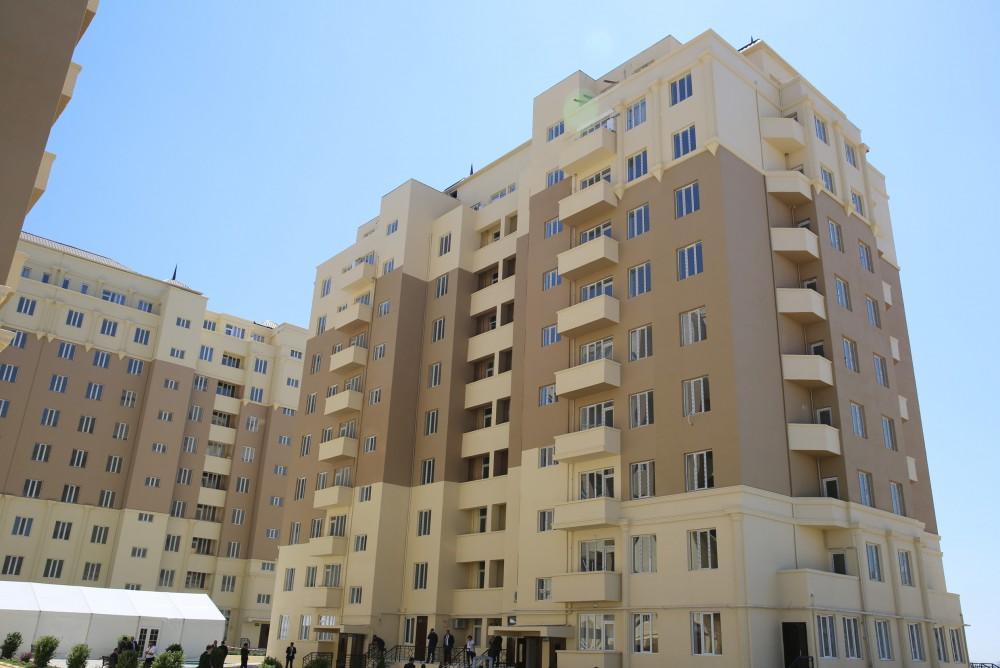 Birinci vitse-prezident Mehriban Əliyeva məcburi köçkün ailələrinə Masazırda yeni mənzillərin verilməsi mərasimində iştirak edib (FOTO) (YENİLƏNİB)