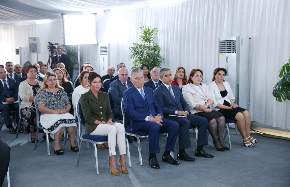 Birinci vitse-prezident Mehriban Əliyeva məcburi köçkün ailələrinə Masazırda yeni mənzillərin verilməsi mərasimində iştirak edib (FOTO) (YENİLƏNİB)