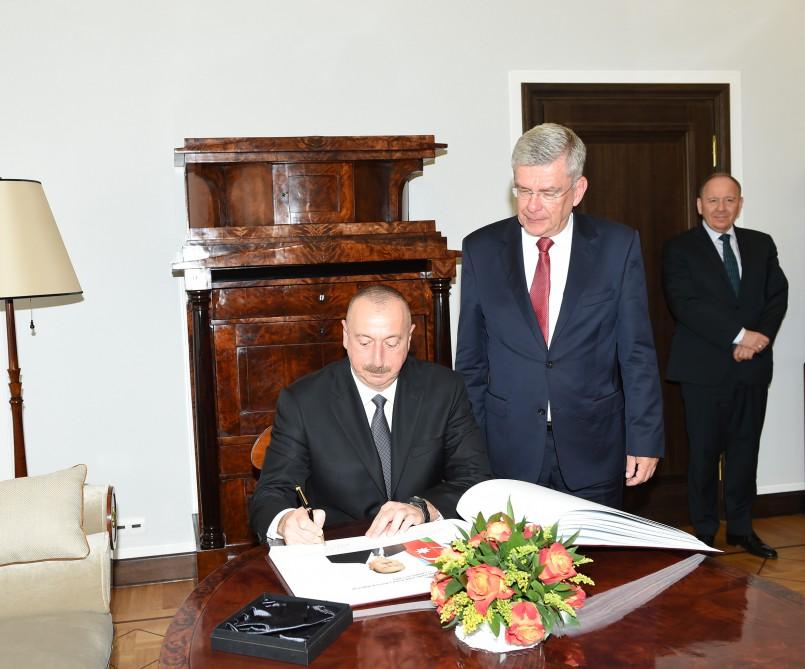 Azərbaycan Prezidenti İlham Əliyev Polşa Senatının marşalı ilə görüşüb (FOTO) (YENİLƏNİB)