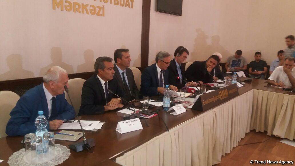 "Azərbaycanda jurnalist həmkarları ittifaqlarının durumu və gələcək inkişaf meyilləri" mövzusunda konfrans keçirilib (FOTO)