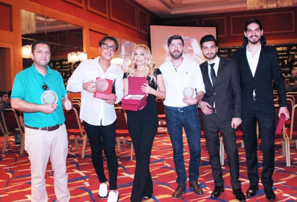 "Azerbaijan Fashion Awards"ın mükafatlandırılma mərasimi keçirilib (FOTO)