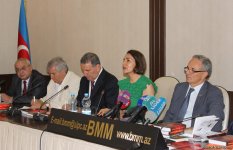"Onları Vətəndən məhrum ediblər" və "Tarixin qan yaddaşı" kitablarının təqdimatı olub (FOTO)