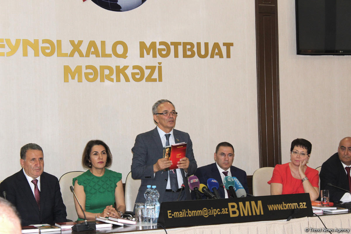 "Onları Vətəndən məhrum ediblər" və "Tarixin qan yaddaşı" kitablarının təqdimatı olub (FOTO)
