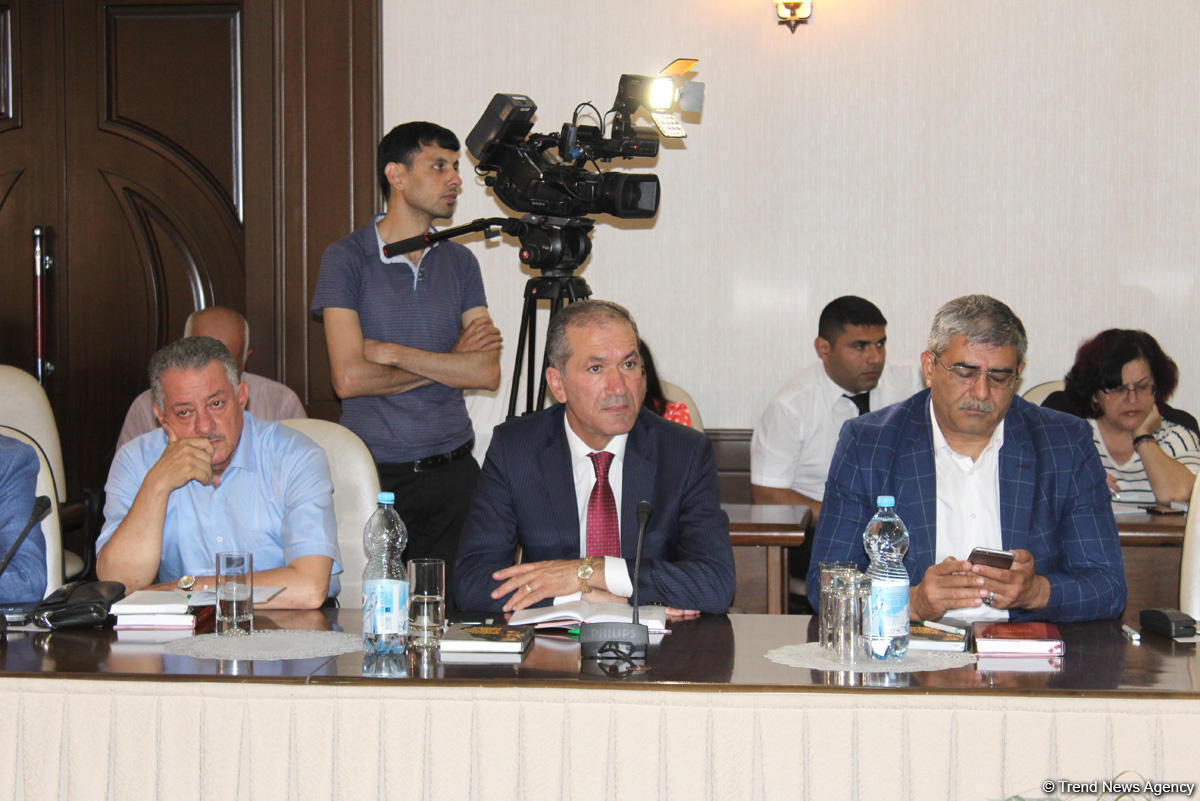 "Onları Vətəndən məhrum ediblər" və "Tarixin qan yaddaşı" kitablarının təqdimatı olub (FOTO)