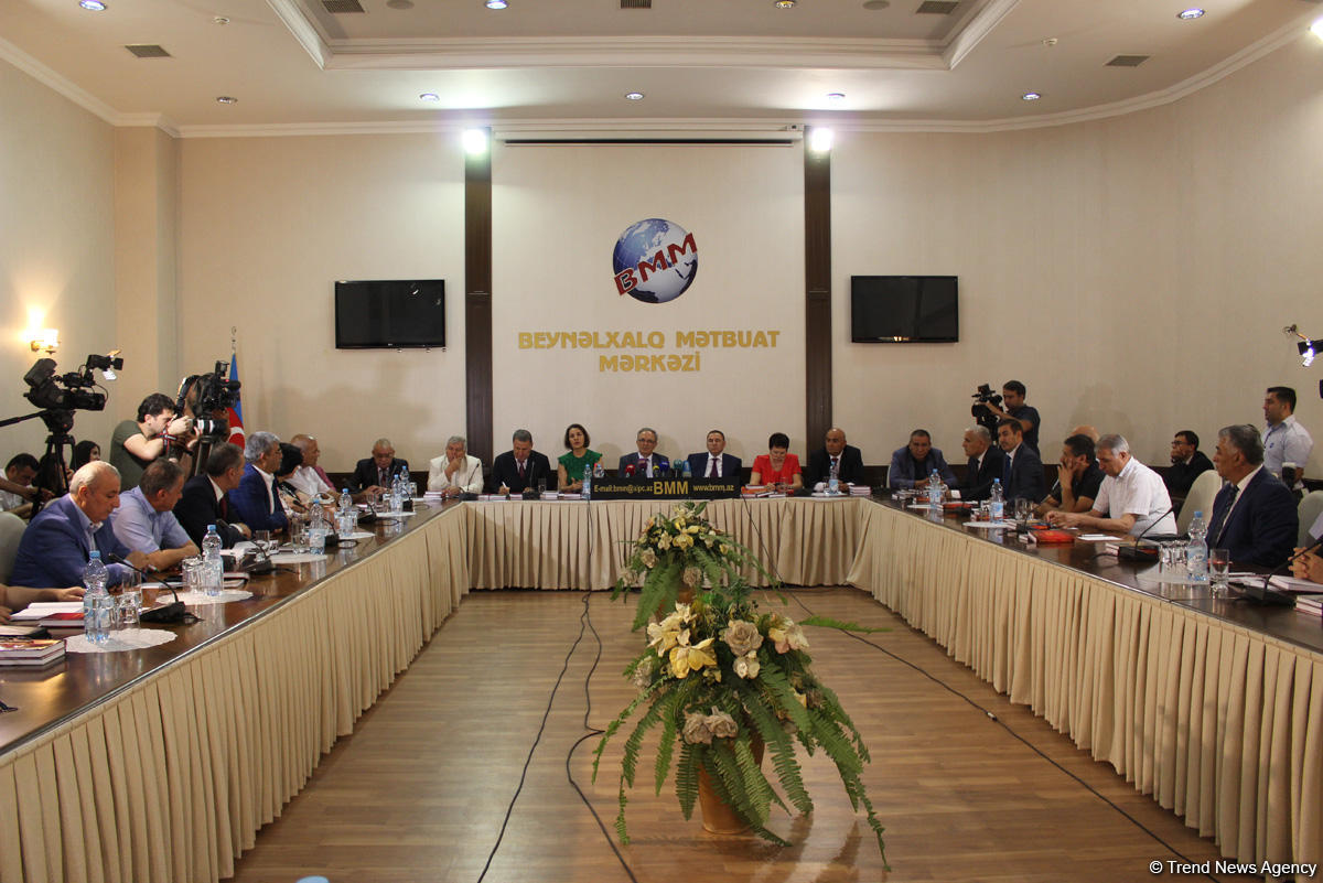 "Onları Vətəndən məhrum ediblər" və "Tarixin qan yaddaşı" kitablarının təqdimatı olub (FOTO)