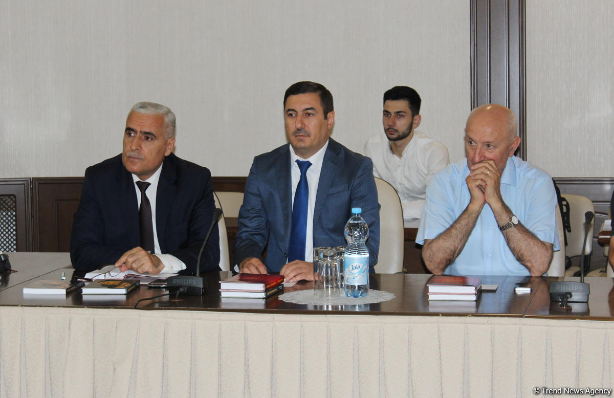 "Onları Vətəndən məhrum ediblər" və "Tarixin qan yaddaşı" kitablarının təqdimatı olub (FOTO)