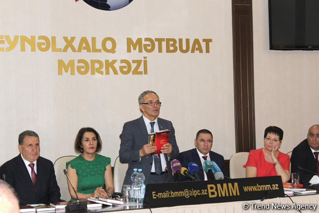 "Onları Vətəndən məhrum ediblər" və "Tarixin qan yaddaşı" kitablarının təqdimatı olub (FOTO)