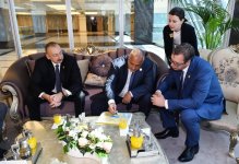 Prezident İlham Əliyev 22-ci Dünya Neft Konqresində iştirak edən dövlət və hökumət başçıları ilə görüşüb (FOTO)
