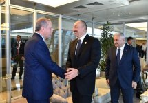Prezident İlham Əliyev 22-ci Dünya Neft Konqresində iştirak edən dövlət və hökumət başçıları ilə görüşüb (FOTO)