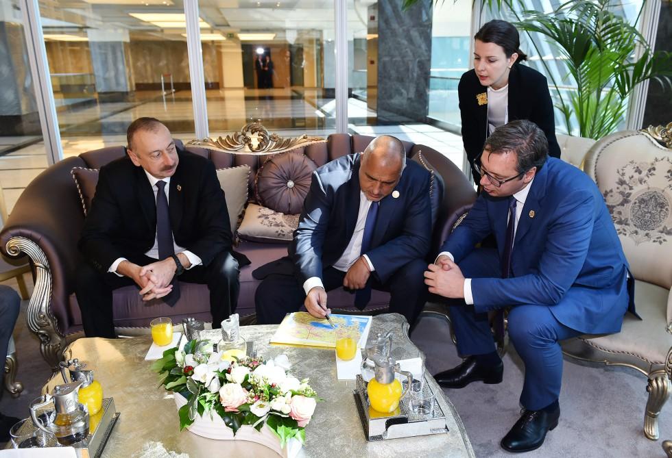 Prezident İlham Əliyev 22-ci Dünya Neft Konqresində iştirak edən dövlət və hökumət başçıları ilə görüşüb (FOTO)