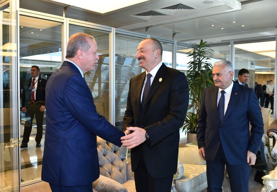 Prezident İlham Əliyev 22-ci Dünya Neft Konqresində iştirak edən dövlət və hökumət başçıları ilə görüşüb (FOTO)