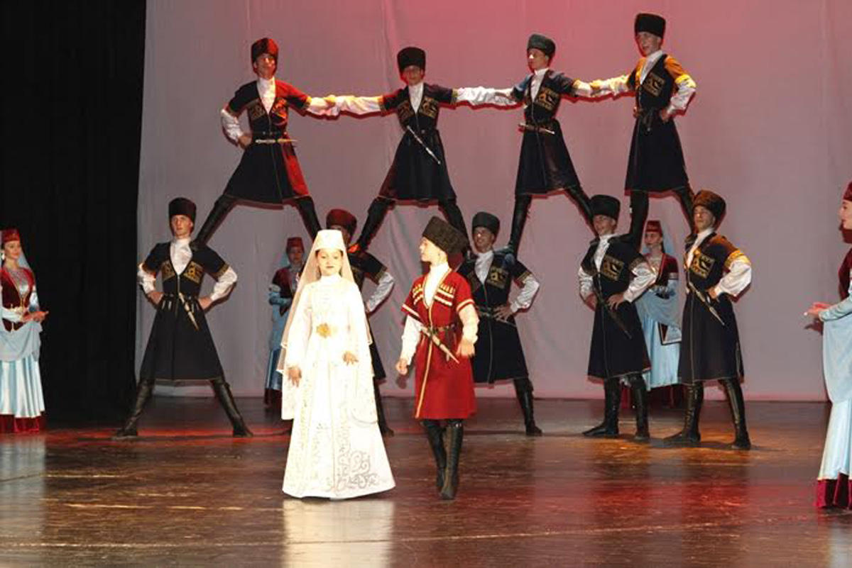 Bakıda "Dostluq körpüsü" II beynəlxalq folklor-rəqs festivalı keçirilir (FOTO)