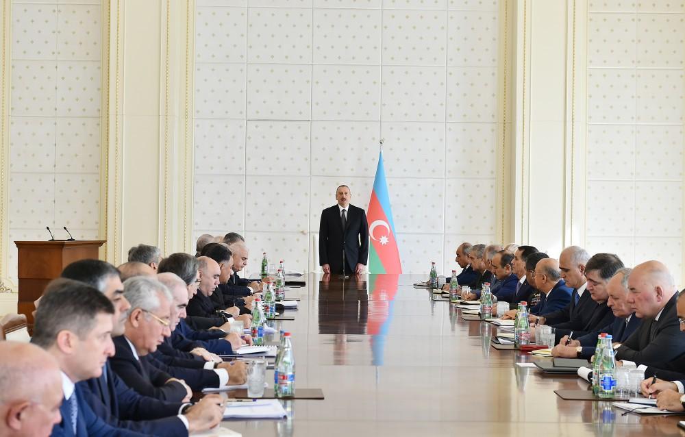 Prezident İlham Əliyevin sədrliyi ilə Nazirlər Kabinetinin iclası keçirilib (FOTO) (YENİLƏNİB-3)