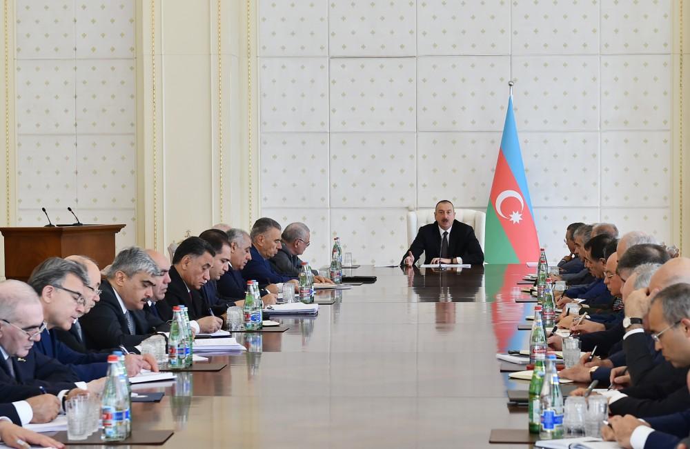 Azərbaycan Prezidenti: Hacı Cavad məscidinin yeni binasının tikintisi sürətlə getməlidir ki, yaxın aylarda bu məscid istifadəyə verilsin
