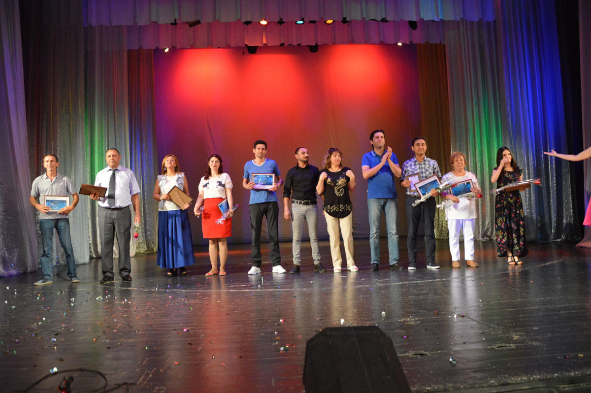İlin teatr mükafatları təqdim edilib (FOTO)