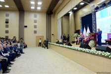 Bakı Ali Neft Məktəbində ilk "Məzun günü" keçirildi (FOTO)